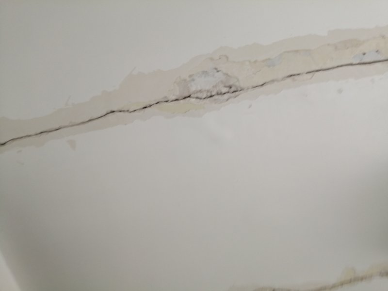 Réparer les fissures et rénover un appartement fissures enduit peinture  ivry 94